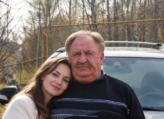 😱💔 Nakon 30 godina braka ostavio sam suprugu zbog mlađe žene. Šest mjeseci kasnije, kada sam upoznao njezinu obitelj, otkrio sam tko su oni zapravo… A istina mi je uništila život. 😱💔 Nakon 30 godina braka ostavio sam suprugu zbog mlađe žene. Šest mjeseci kasnije, kada sam upoznao njezinu obitelj, otkrio sam tko su oni zapravo… A istina mi je uništila život. - featured image