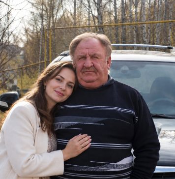 😱💔 Nakon 30 godina braka ostavio sam suprugu zbog mlađe žene. Šest mjeseci kasnije, kada sam upoznao njezinu obitelj, otkrio sam tko su oni zapravo… A istina mi je uništila život. 😱💔 Nakon 30 godina braka ostavio sam suprugu zbog mlađe žene. Šest mjeseci kasnije, kada sam upoznao njezinu obitelj, otkrio sam tko su oni zapravo… A istina mi je uništila život. - featured image