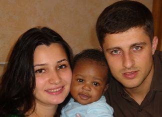 MOJ MUŽ JE ZAHTIJEVAO DNK TEST JER NAŠA BEBA ‘NIJE NIMALO LIČILA NA NJEGA’. KADA SU STIGLI REZULTATI, LIJEČNIK ME ZAMOLIO DA DOĐEM SAMA.