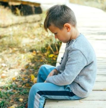 Anksioznost često počinje s ova četiri problema iz djetinjstva – 9 od 10 roditelja ovo svakodnevno radi svojoj djeci..Ovo su neki od prvih znakova!! Anksioznost često počinje s ova četiri problema iz djetinjstva – 9 od 10 roditelja ovo svakodnevno radi svojoj djeci..Ovo su neki od prvih znakova!! - featured image