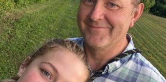 Otišla sam u šumu sa svojim ocem. Odjednom me je zgrabio za ruku i rekao: „Konačno smo sami. Dođi ovamo, da te poljubim. Toliko dugo sam želeo ovo da uradim.“ Užasnuta, pokušala sam da se izmaknem. Ali moj otac je prišao bliže, uhvatio me za ramena i šapnuo: „Ne boj se, dušo. Tvoja majka nikada neće saznati šta se dogodilo između nas.“ Počela sam da drhtim. A kada je rekao: „Čekao sam 19 godina na ovaj trenutak“,… Otišla sam u šumu sa svojim ocem. Odjednom me je zgrabio za ruku i rekao: „Konačno smo sami. Dođi ovamo, da te poljubim. Toliko dugo sam želeo ovo da uradim.“ Užasnuta, pokušala sam da se izmaknem. Ali moj otac je prišao bliže, uhvatio me za ramena i šapnuo: „Ne boj se, dušo. Tvoja majka nikada neće saznati šta se dogodilo između nas.“ Počela sam da drhtim. A kada je rekao: „Čekao sam 19 godina na ovaj trenutak“,… - featured image